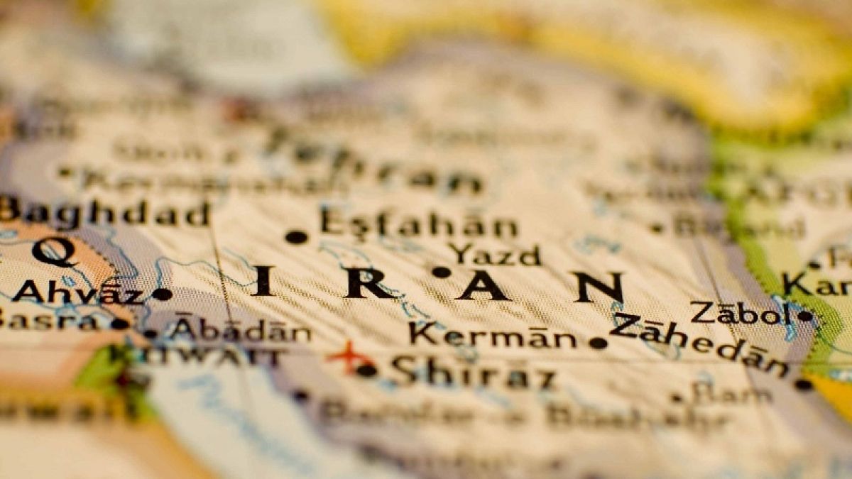 Geçmişten Günümüze İran: Tarih, Siyaset, Toplum ve Kültür