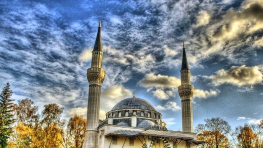 Türkiye’de Dinin Kamusal Rolü ve Din İstismarı: Tarihsel Bir Analiz
